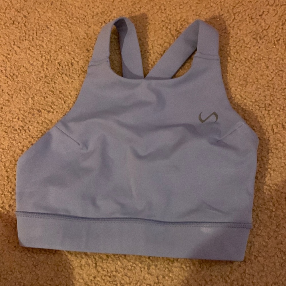 High neck sports bra